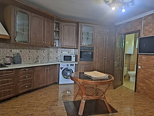 "На Бассейной" дом под-ключ, Ялта Фото: 10 из 24