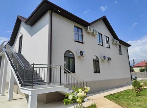 "AZAT HOUSE" гостевой дом Цандрипш