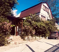 "Мантис" гостевые комнаты