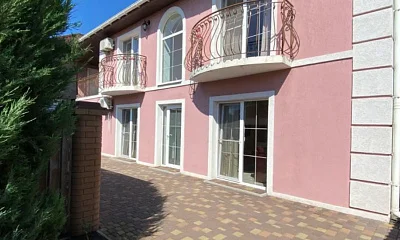 "Family Hotel" гостевой дом, Бердянск Фото: 1 из 24