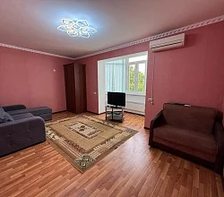 2х-комнатная квартира Кодорское шоссе 18 кв 25