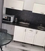 "Полулюкс с кухней"