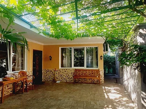 "На Бассейной" дом под-ключ, Ялта Фото: 2 из 24