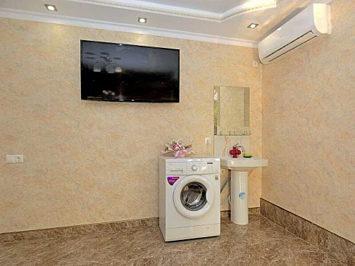 "Ангелина" гостевой дом, Лоо Фото: 13 из 46
