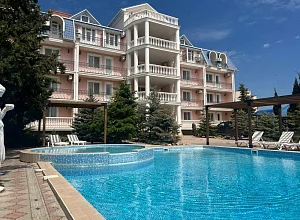 Николаевка отель "Вилла Елена"  - снять номер