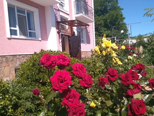 "Розовый домик" гостевой дом, Феодосия Фото: 3 из 47