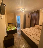 "С удобствами на этаже и кухней" 3х-местный