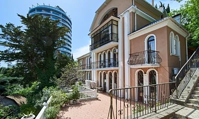 "Вилла Багратион" гостевой дом, Ялта Фото: 1 из 44