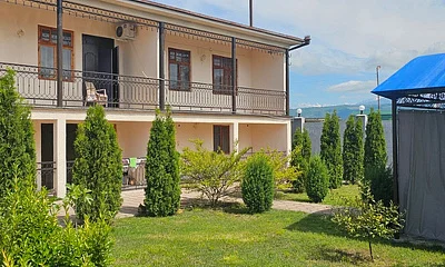 Часть дома под-ключ с отдельным входом Адлейба 3-й тупик 10, Сухум Фото: 1 из 36