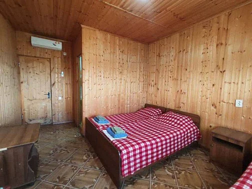 "Дом Ерванта" частный сектор, Пицунда Фото: 7 из 50