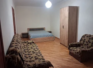 Пицунда 3х-комнатная  Агрба 37 кв 15 - квартиры снять посуточно