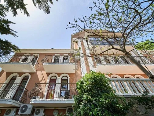 "Вилла Багратион" гостевой дом, Ялта Фото: 2 из 44