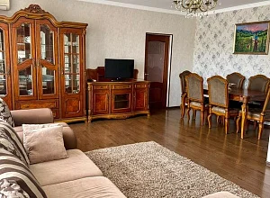 Отдых в Сухуме 3х-комнатная  Аиааира 140 кв 6 - квартиры забронировать