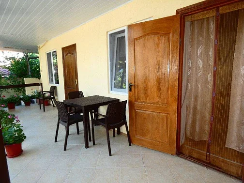 "Зеленый дворик Гульсум" гостевой дом, Морское Фото: 20 из 52