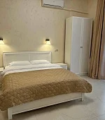 "2х-комнатный с двумя сан. узлами и кухней"