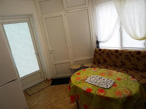 1-комнатная квартира на земле Пушкина 55 кв 16, Крым Фото: 4 из 21