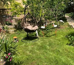 "С изолированным двором и садом" дом под-ключ