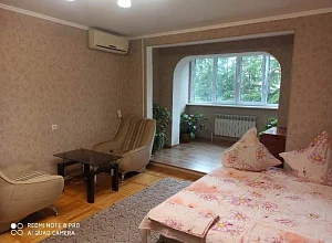 Отдых в Алуште 3х-комнатная  60 лет СССР 12/А - снять посуточно