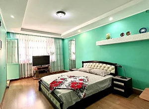 Отдых в Орджоникидзе 3х-комнатная  Нахимова 2/Б кв 15 - квартиры снять посуточно