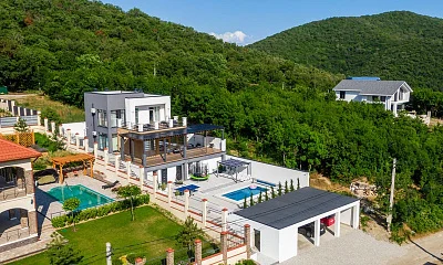 "Апартаменты Люкс с террасой и бассейном" апарт-отель, Абрау-Дюрсо Фото: 1 из 37