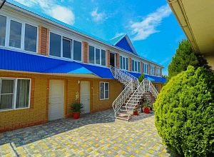 "Lavrio" гостевой дом Кучугуры
